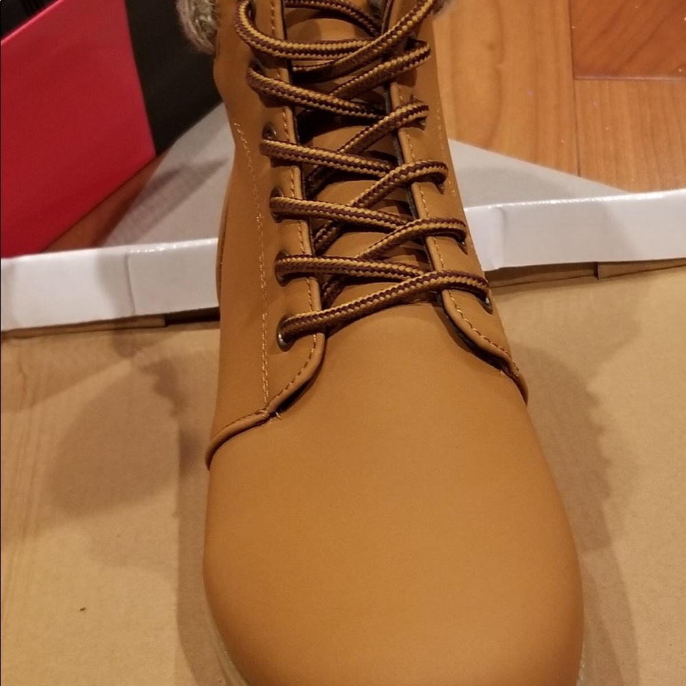 Boots new ⭐️⭐️⭐️⭐️FLASH SALE⭐️⭐️⭐️ - Picture 5 of 10